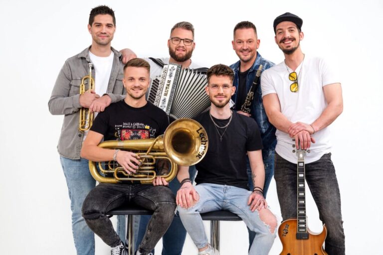Gasilska veselica PGD Grahovo s Poskočnimi muzikanti — PGD Grahovo